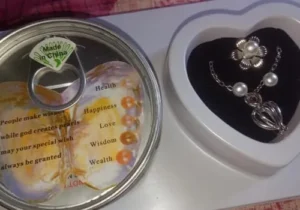 STREE REAL OYSTER PEARL SET(Earrings + Ring + Chain) photo review